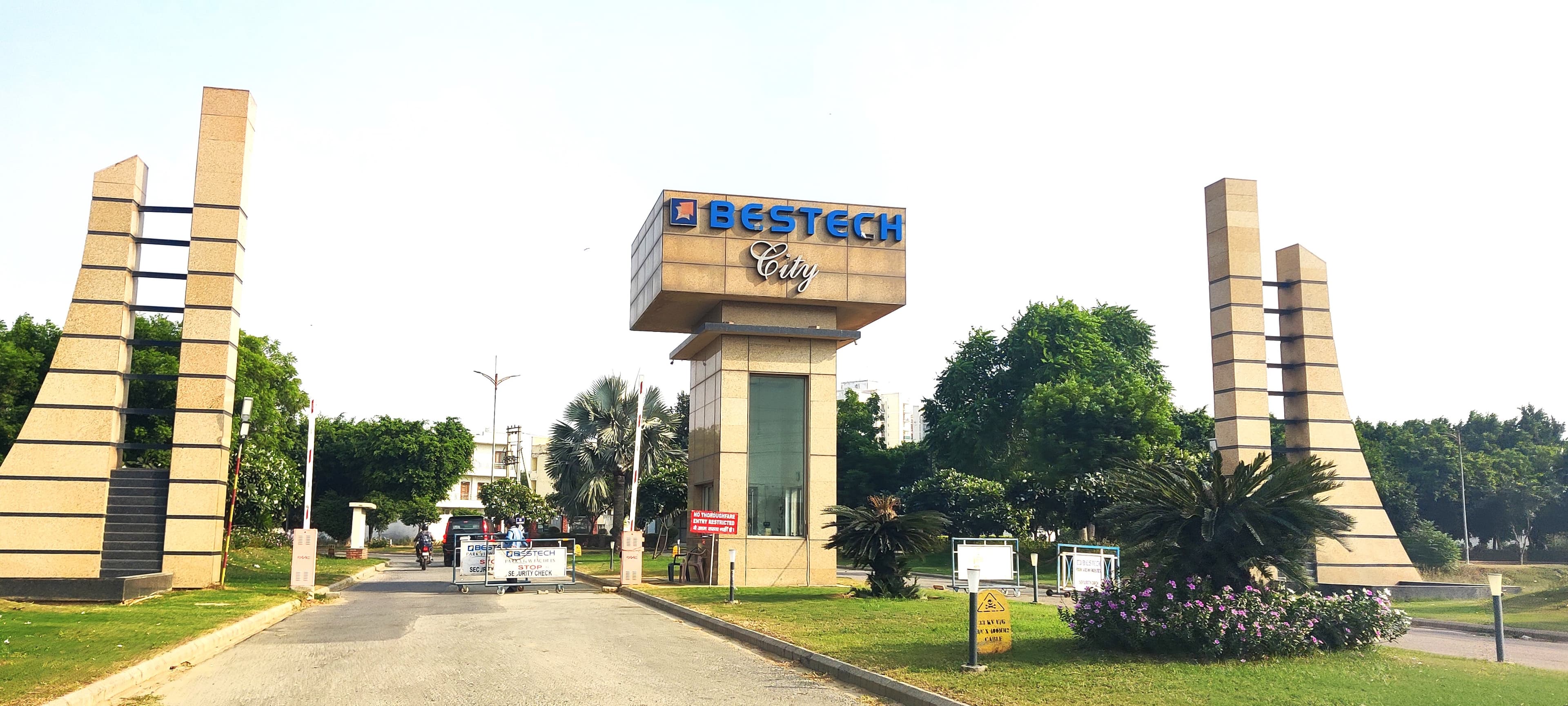 Bestech City Center — 240 Sq.Yd North , 4 Open Sides - Photo 3